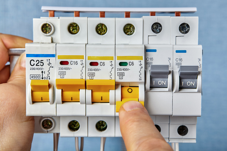 Top Reasons You Shouldn’t Ignore Circuit Breaker Replacement